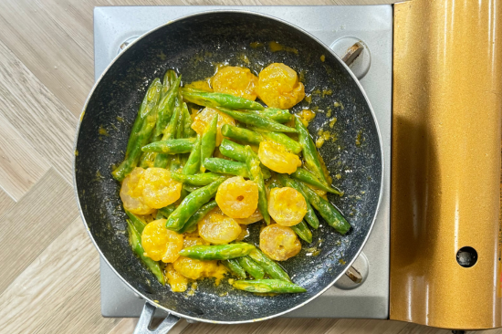 エビとインゲンのうにソース炒め